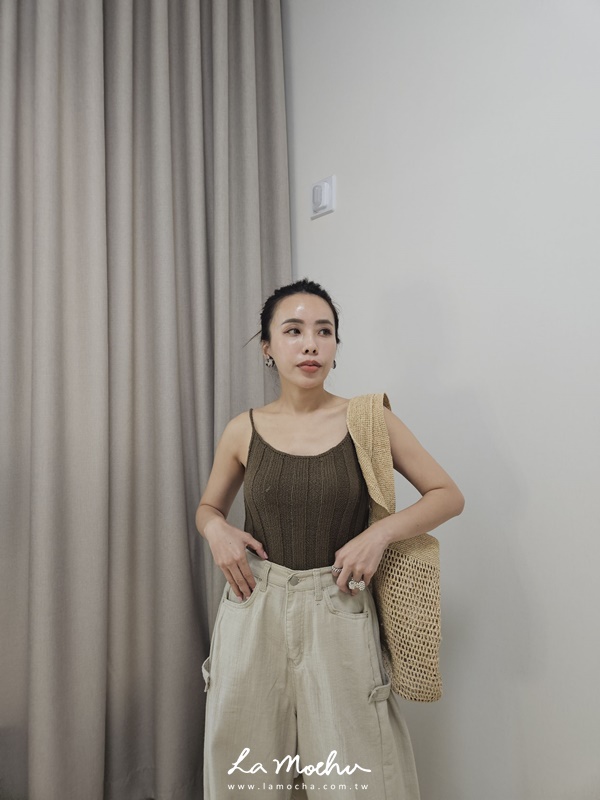 細肩針織坑條背心